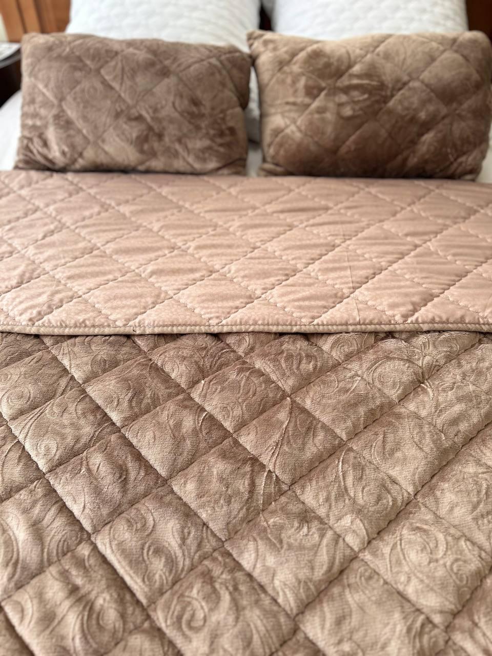 Покрывало стеганое 220х240 см Свето-Бежевый (Д-Мpled+poduska005-03) - фото 2 Покрывало стеганое 220х240 см Свето-Бежевый (Д-Мpled+poduska005-03) - фото 2