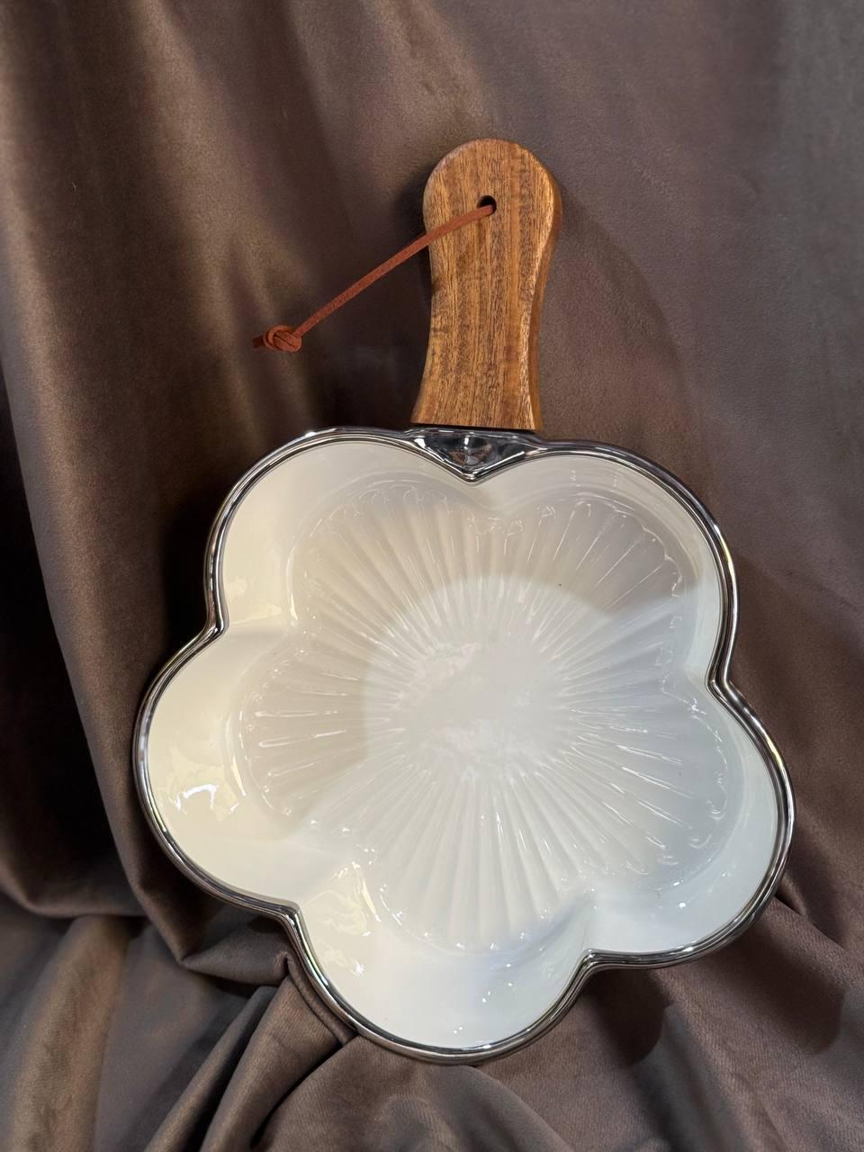 Тарелка сервировочная YIWU ZJH-15-6 фарфоровая с деревянной ручкой 700 мл Белый с серебряным (30101607)