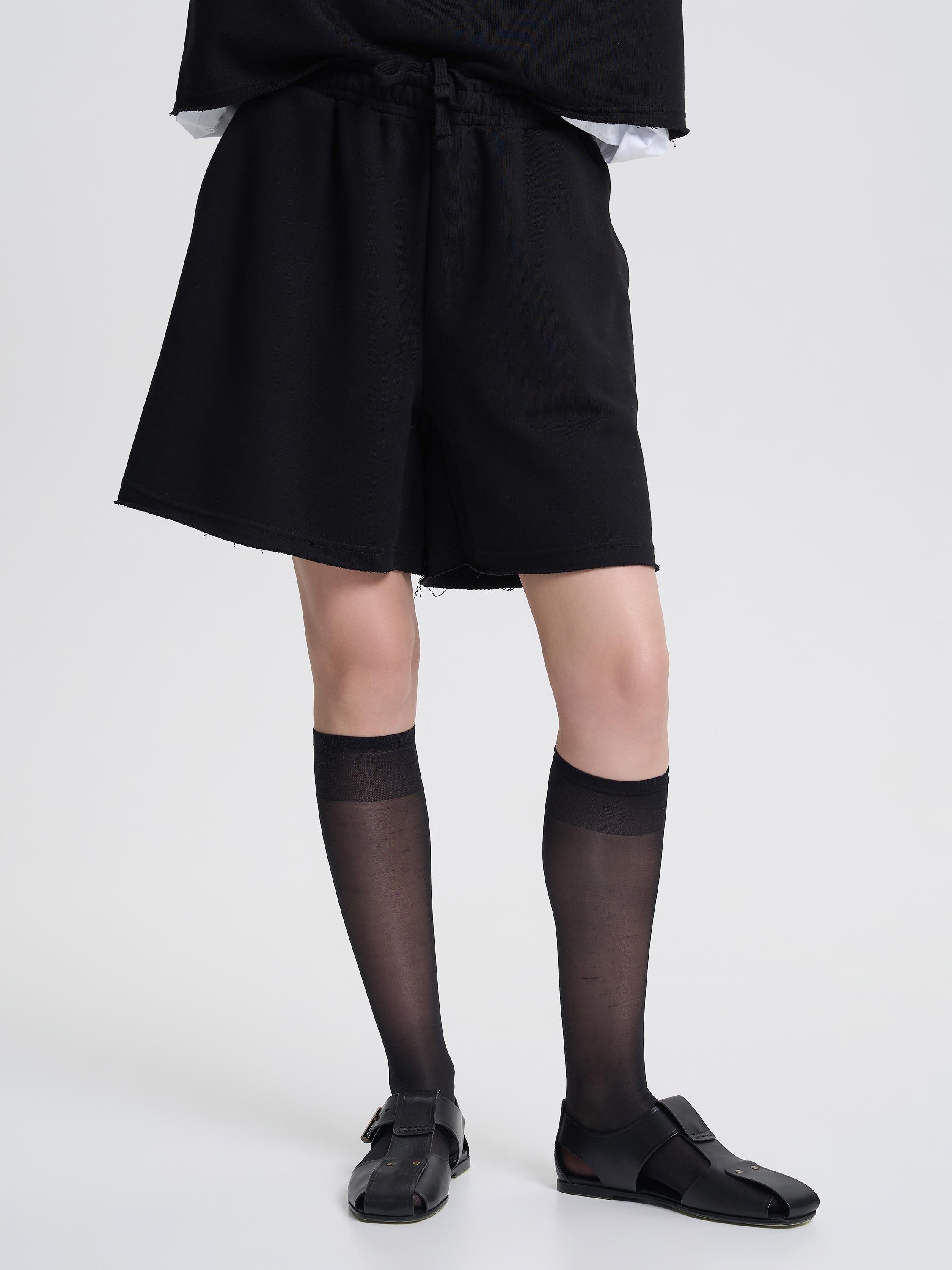 Шорты женские широкие с необработанным краем ROZA 240612 M Черный (4824005721014) Шорты женские широкие с необработанным краем ROZA 240612 M Черный (4824005721014)