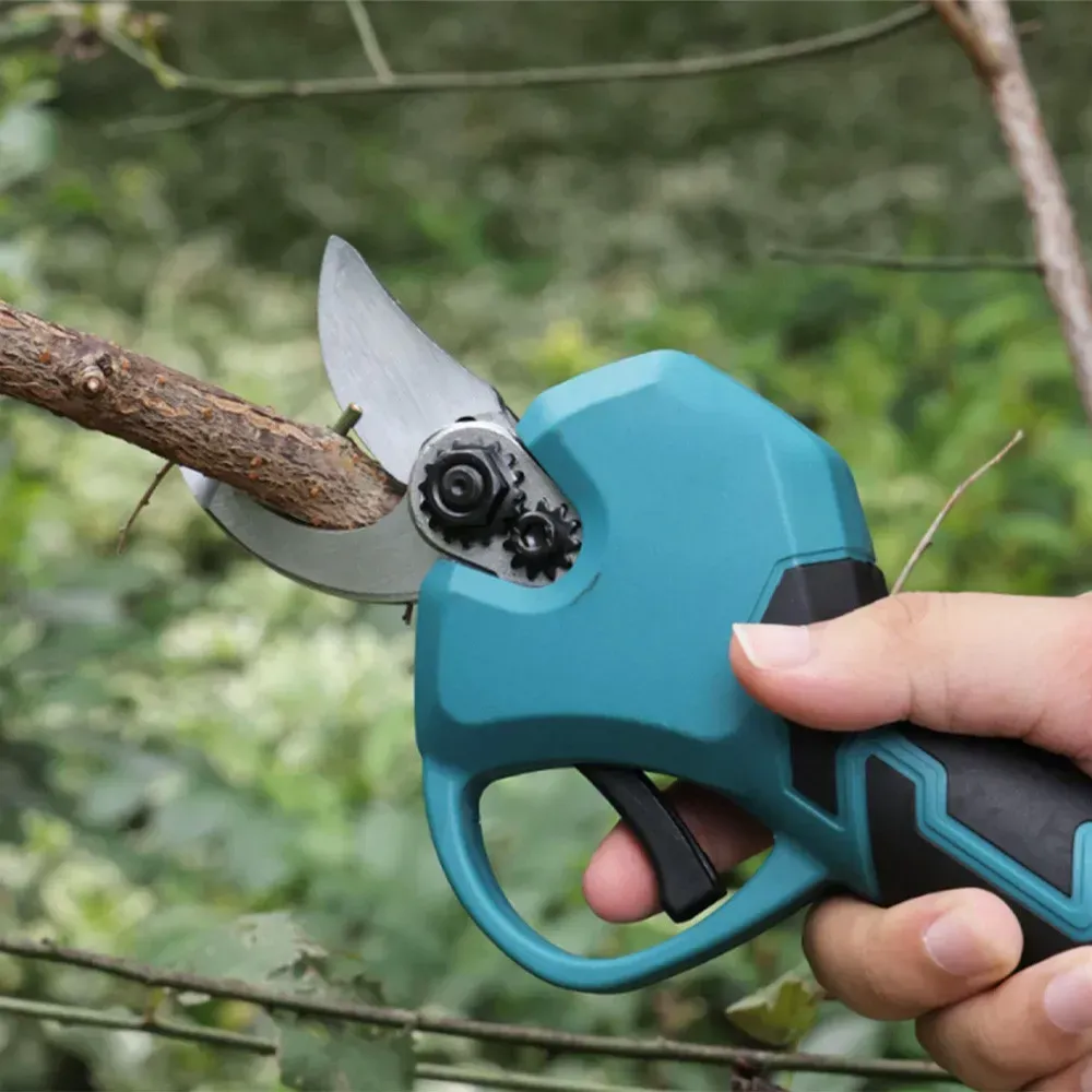 Комплект 2в1 пила ланцюгова акумуляторна/Секатор акумуляторний з 2 АКБ 48V в кейсі (234579127) - фото 8 Комплект 2в1 пила ланцюгова акумуляторна/Секатор акумуляторний з 2 АКБ 48V в кейсі (234579127) - фото 8