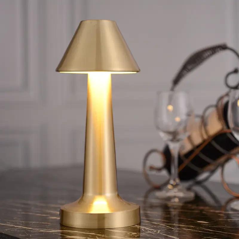 Лампа настільна акумуляторна металева з сенсорним управлінням Table Lamp - фото 2 Лампа настільна акумуляторна металева з сенсорним управлінням Table Lamp - фото 2