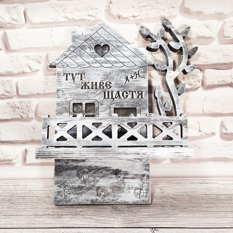 Настенная ключница из дерева ручной работы (60381-Нов)