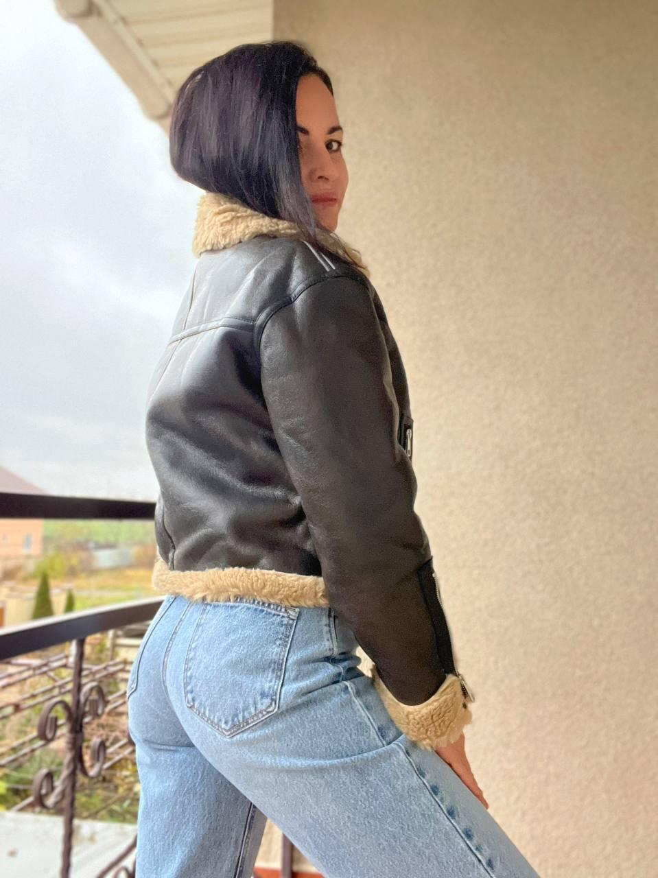 Дублянка жіноча Aftf Basic 2407 коротка блискавка з хутром екозамша M Темно-коричневий (3124) - фото 8