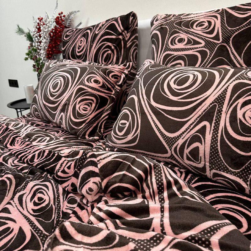 Комплект постельного белья велюровый с рисунком с 4 наволочками евро 200x230 см Коколадно-розовый (29225210) - фото 3
