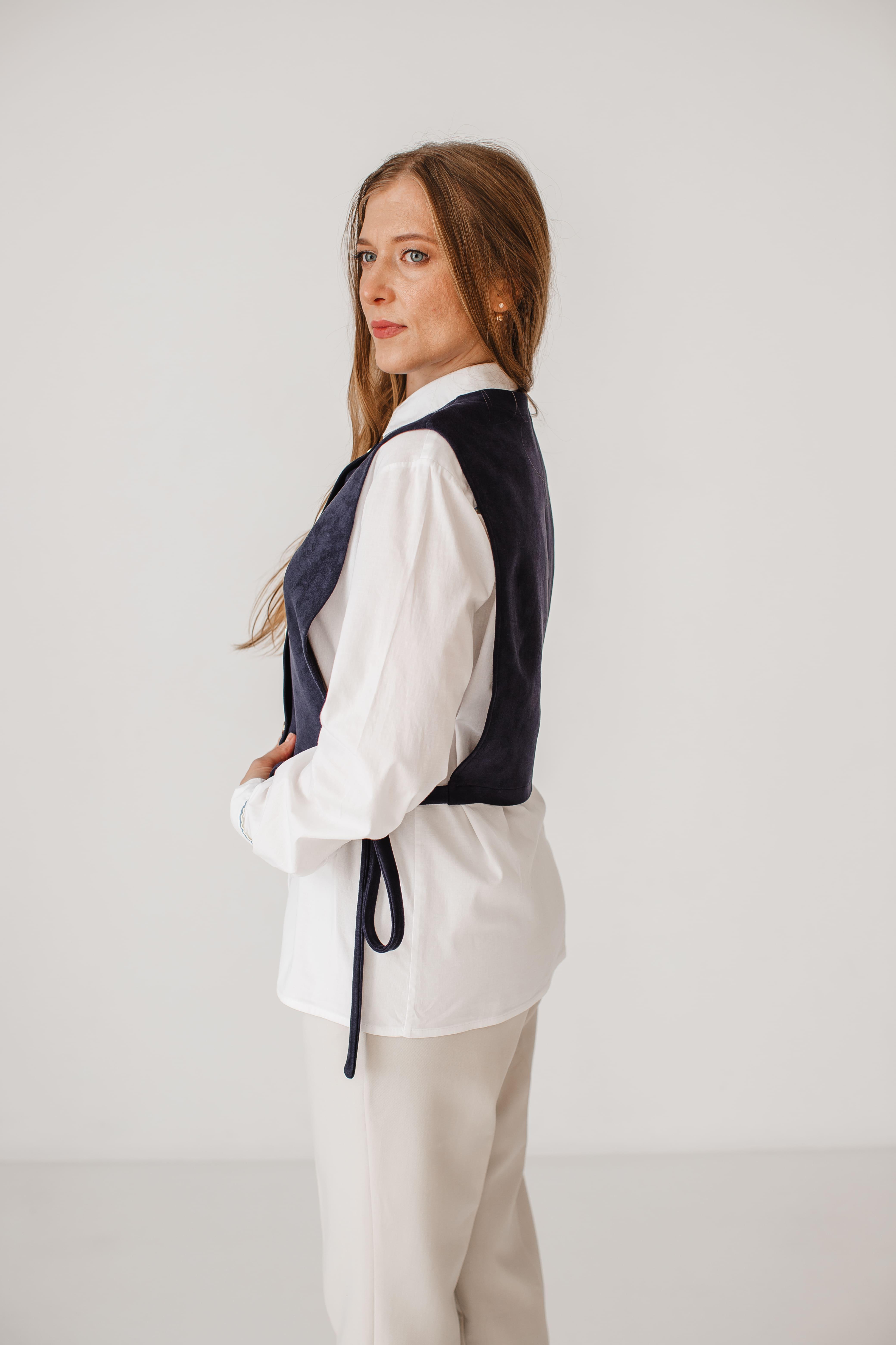 Жилет жіночий VSlatinina замшевий на кнопках S Темно-синій (01234567829) - фото 15 Жилет жіночий VSlatinina замшевий на кнопках S Темно-синій (01234567829) - фото 15