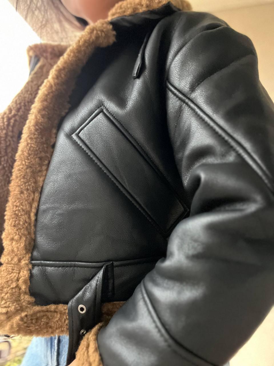 Дубленка женская Aftf Basic 2437 короткая авиатор на молнии с коричневым мехом экокожа M Черный (3127) - фото 6