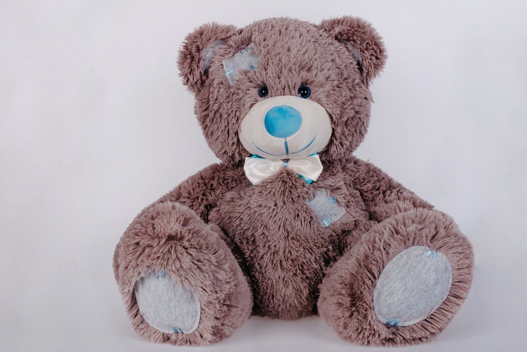 Мишка с латками плюшевый Yarokuz Теодор 65 см Капучино