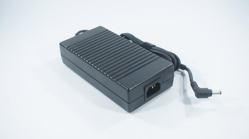 Блок живлення для ноутбука Asus без кабелю 0A001-00260600 19 V 9,5 A 180 W 5,5x2,5 мм (1914748555)