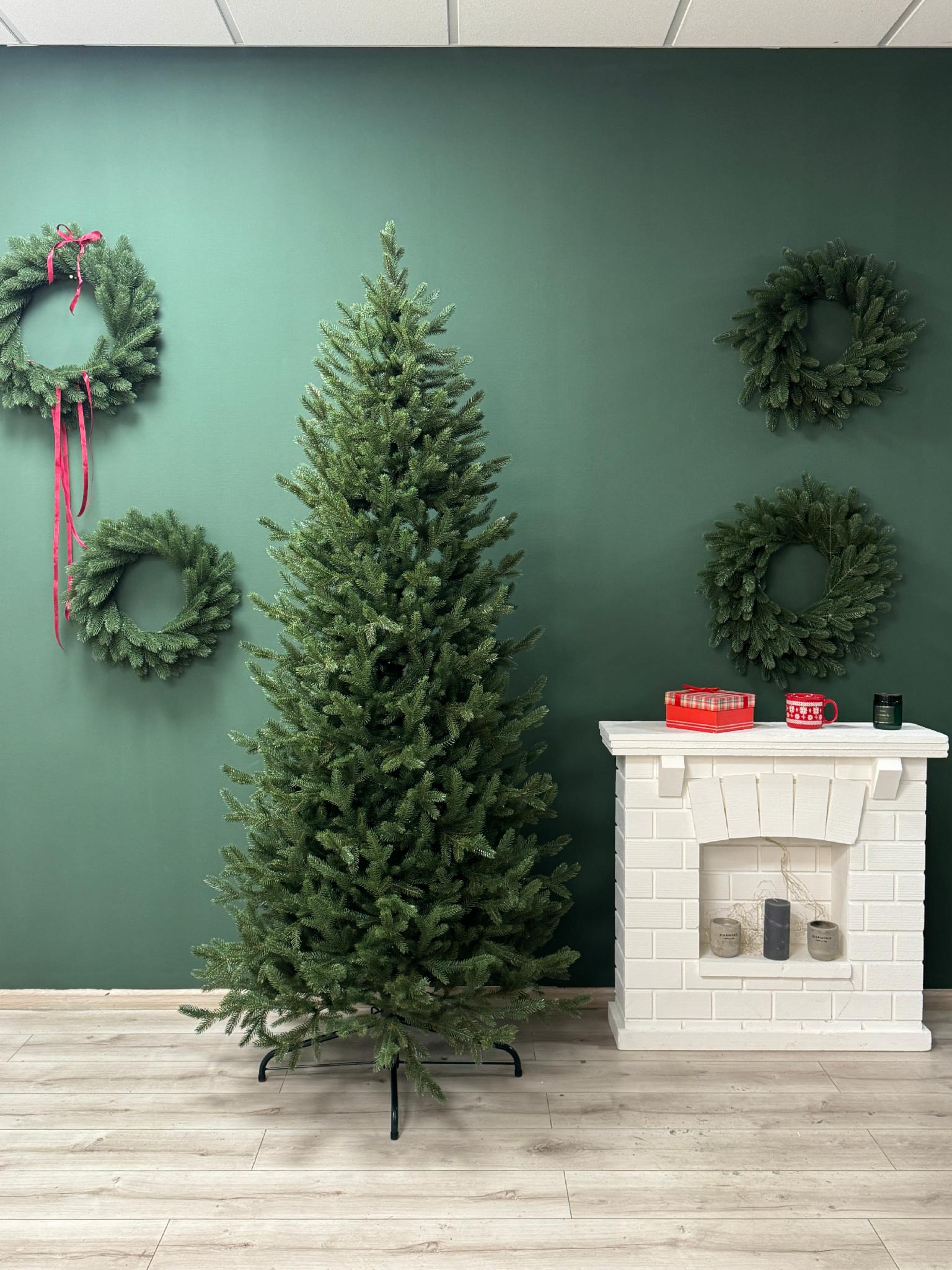 Искусственная елка Монблан литая узкая 1,9 м с металлической подставкой Зеленый (YLN3232)