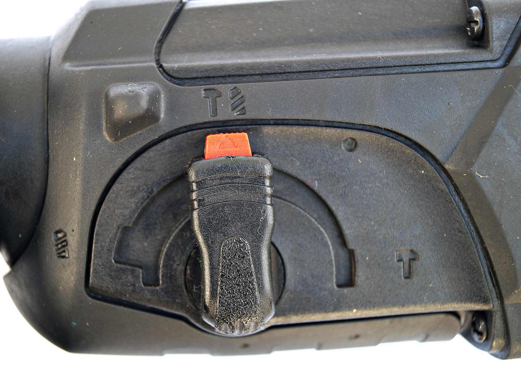 Перфоратор Eltos ПЭ-1200 (3359925) - фото 4 Перфоратор Eltos ПЭ-1200 (3359925) - фото 4