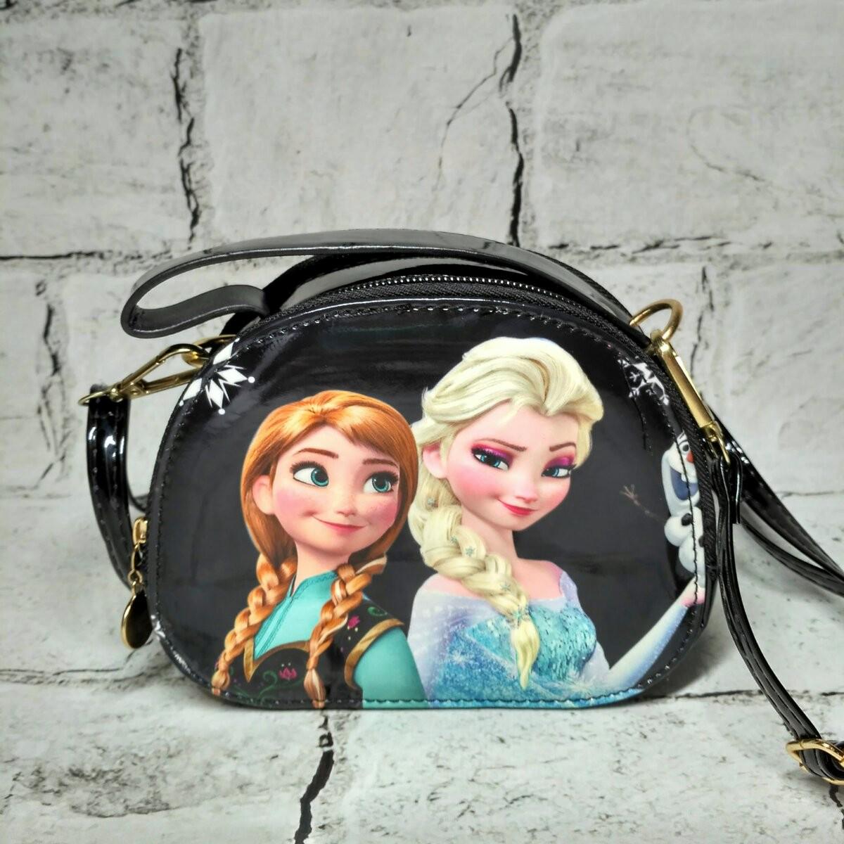 Сумочка детская для девочки лаковая с ремешком Эльза 15х12х5 см Черный (731-3) Сумочка детская для девочки лаковая с ремешком Эльза 15х12х5 см Черный (731-3)