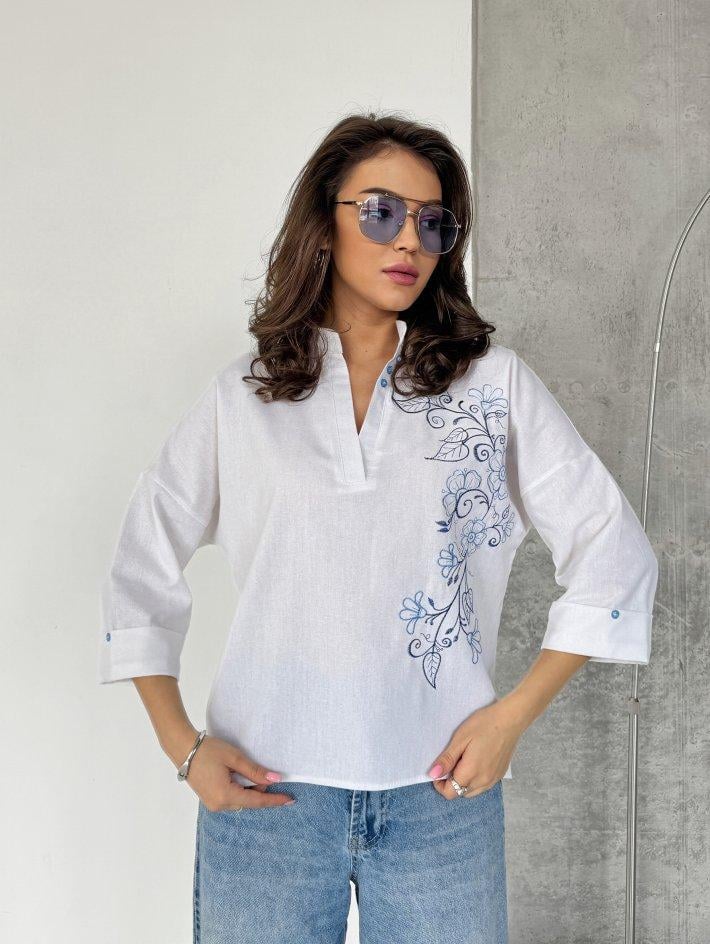 Блуза жіноча Innoe 230115-12 з флористичною вишивкою збоку р. 44-46 Білий (34179719)