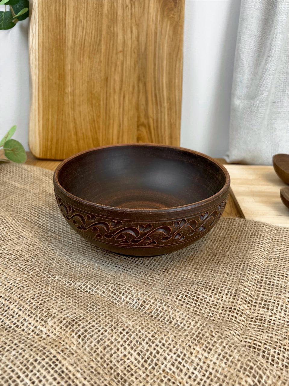 Миска керамическая глиняная резная декор 0,7 л (3000-12) Миска керамическая глиняная резная декор 0,7 л (3000-12)