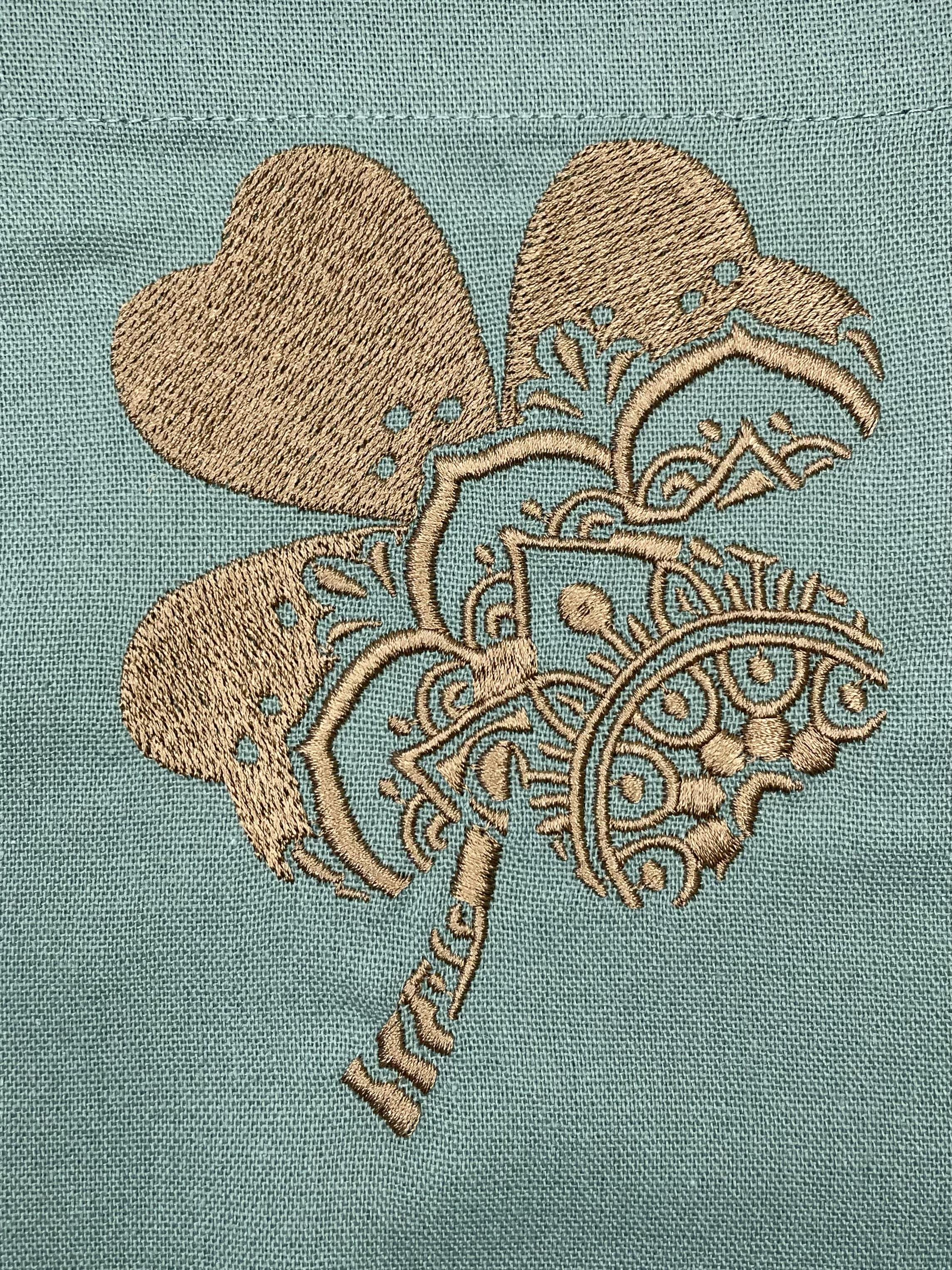 Фартук с вышивкой Клевер Изумрудный (30087328) - фото 7 Фартук с вышивкой Клевер Изумрудный (30087328) - фото 7