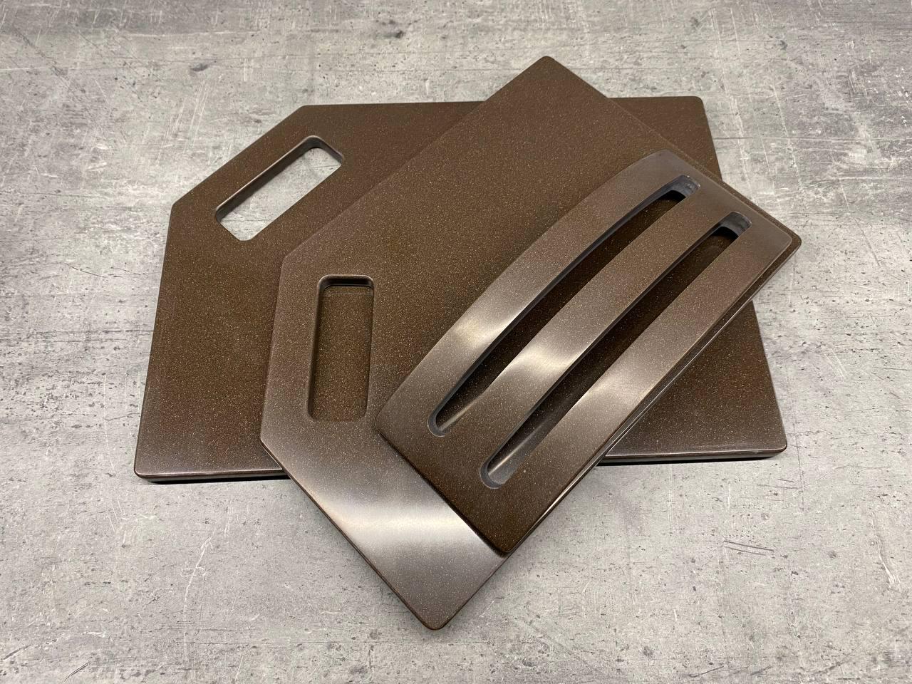 Набор досок кухонных Bronze из искусственного акрилового камня на подставке 2 шт. (23855612) - фото 3 Набор досок кухонных Bronze из искусственного акрилового камня на подставке 2 шт. (23855612) - фото 3