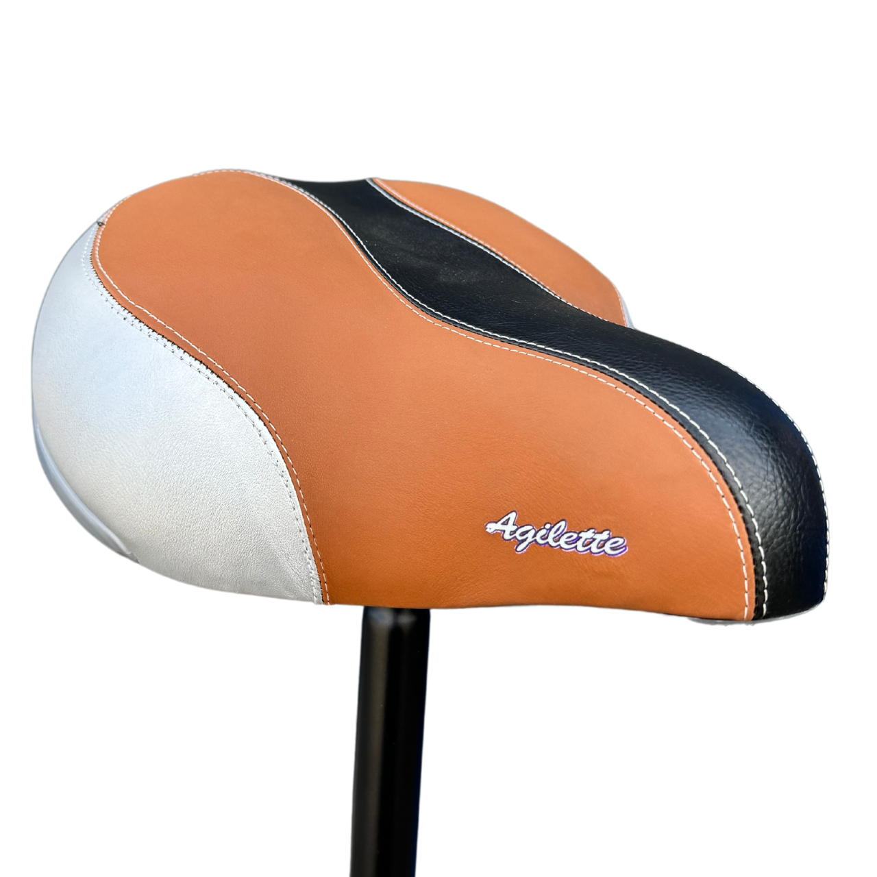 Седло велосипедное Agilette с задним отражателем Черно-коричневый (9de91635)