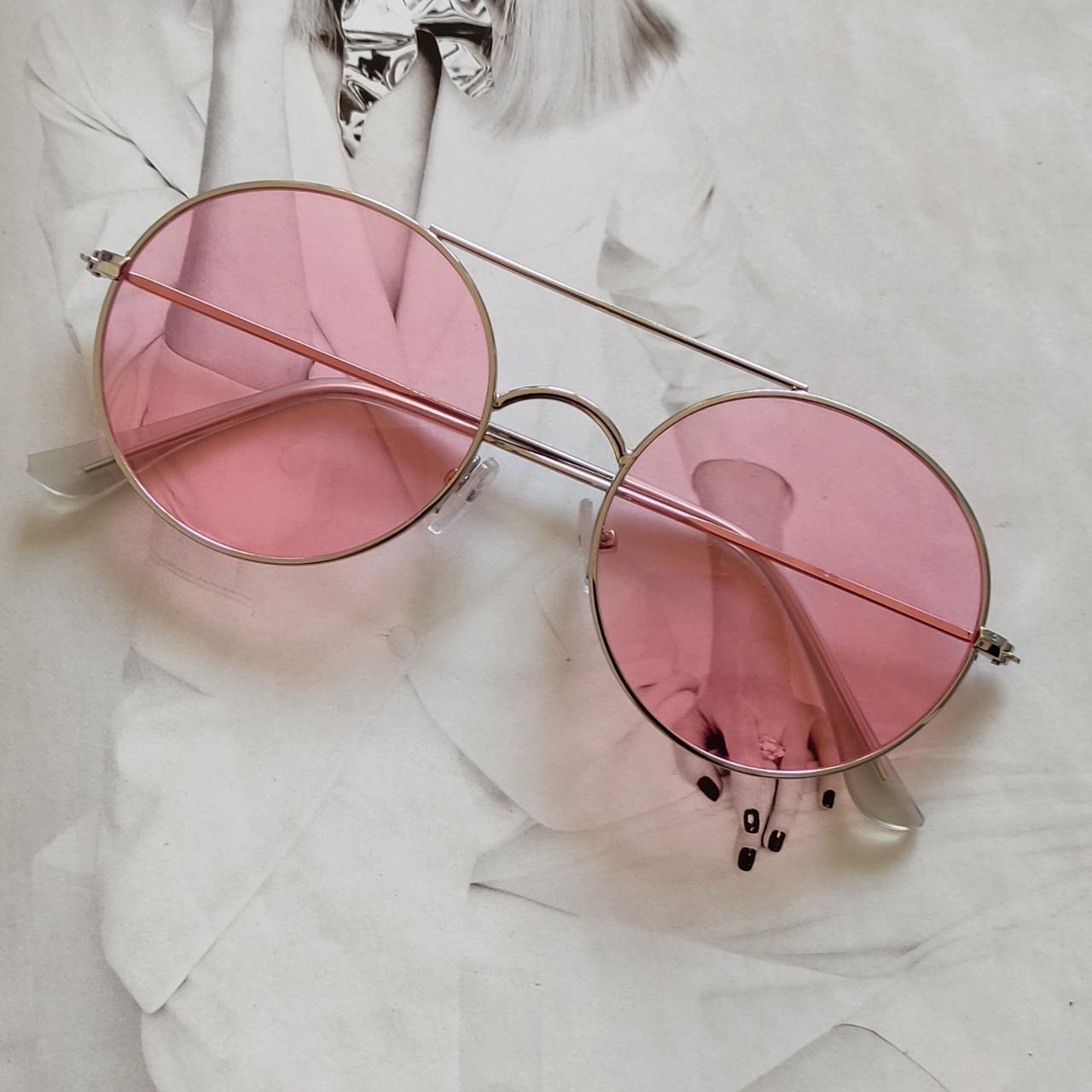 Солнцезащитные очки круглые с цветной линзой Розовый в серебре