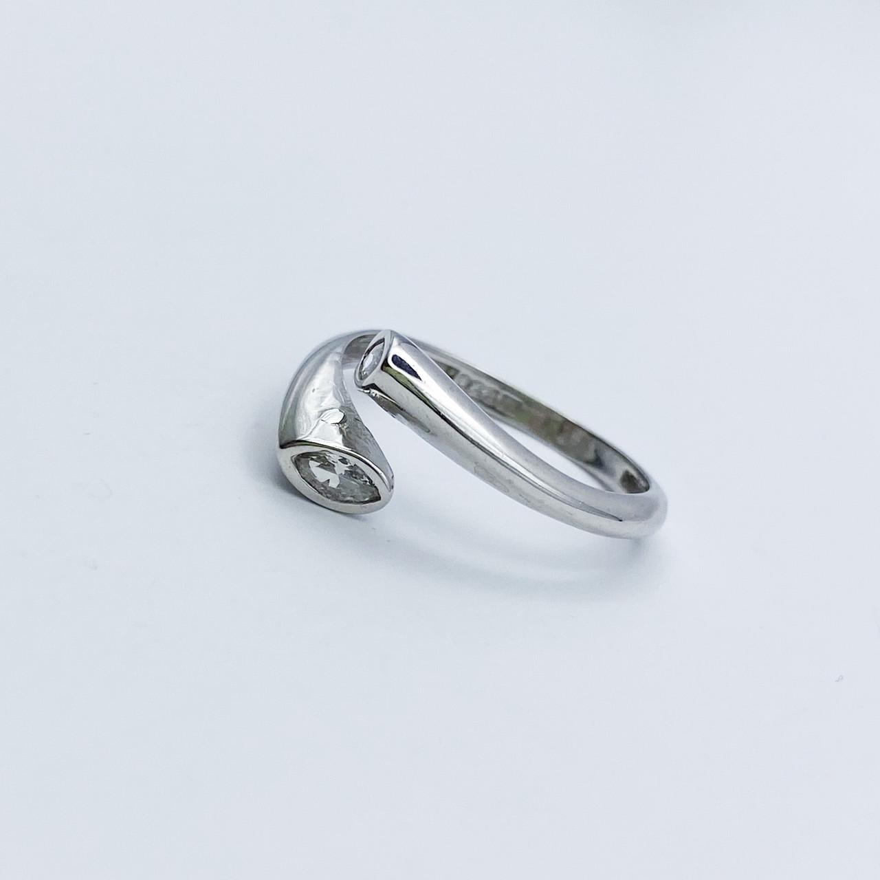 Кольцо серебряное с кубическим цирконием р. 17 1,83 г (1932853498)