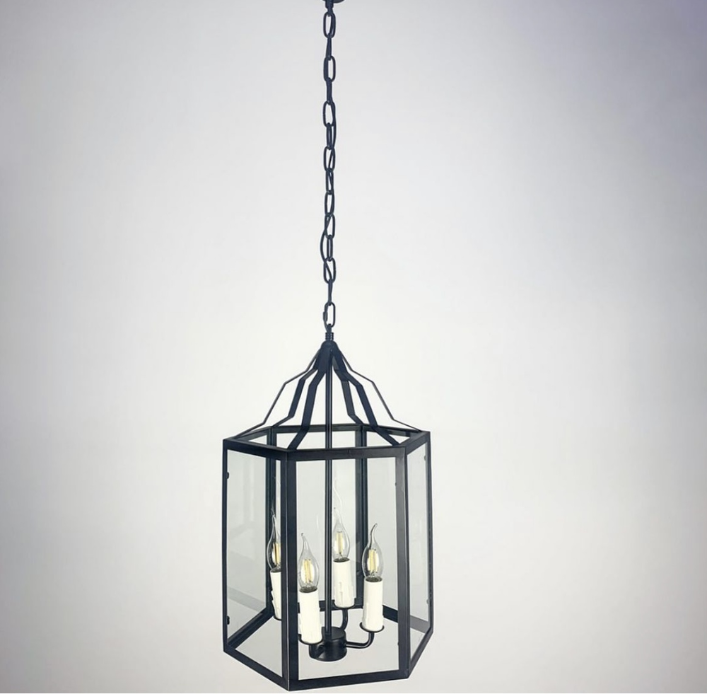 Светильник подсвечник классический на 4 лампы в металлическом каркасе со стеклянными прозрачными пластинами Черный (D 138/4) Светильник подсвечник классический на 4 лампы в металлическом каркасе со стеклянными прозрачными пластинами Черный (D 138/4)