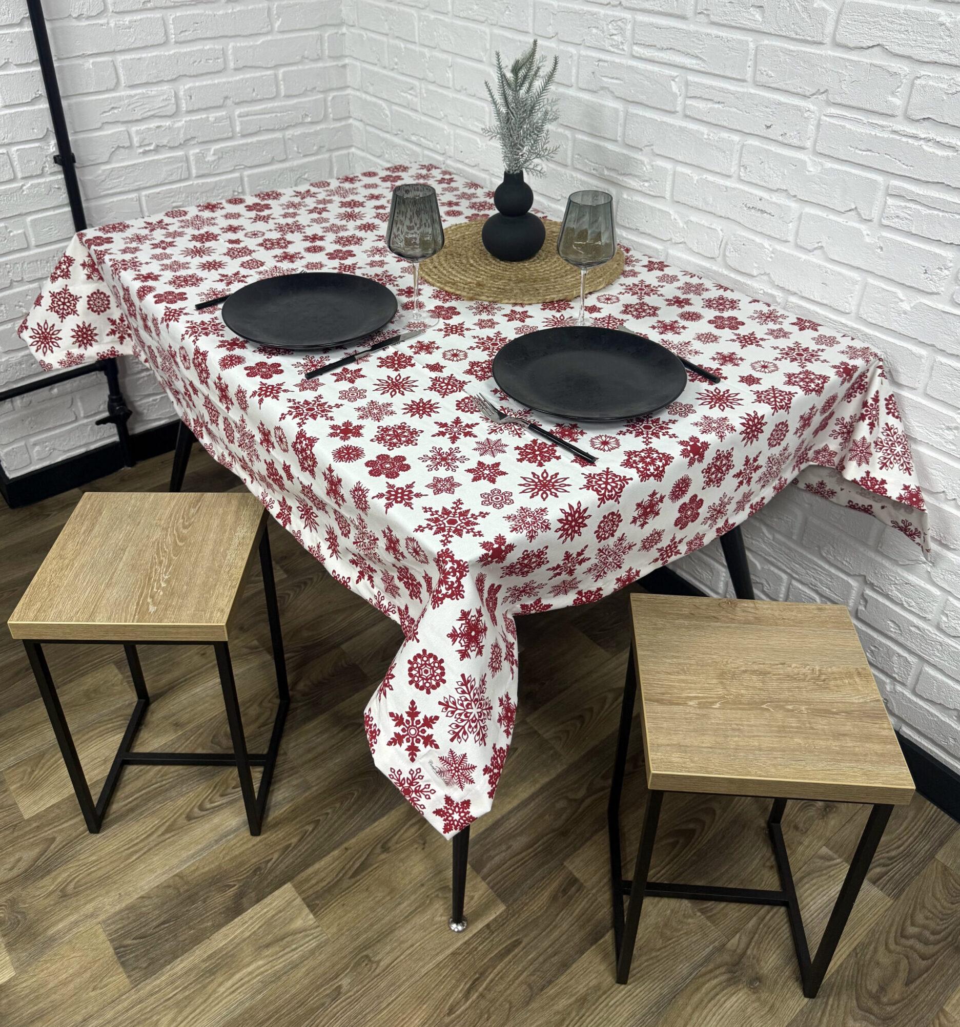 Скатерть новогодняя Comfort Home X-mas Snowflakes New водоотталкивающая с тефлоновым покрытием 100x150 см (5054360)