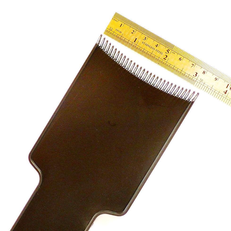 Лопатка для окрашивания волос ДенІС professional с зубцами 170 мм Черный (1453070598) - фото 3 Лопатка для окрашивания волос ДенІС professional с зубцами 170 мм Черный (1453070598) - фото 3