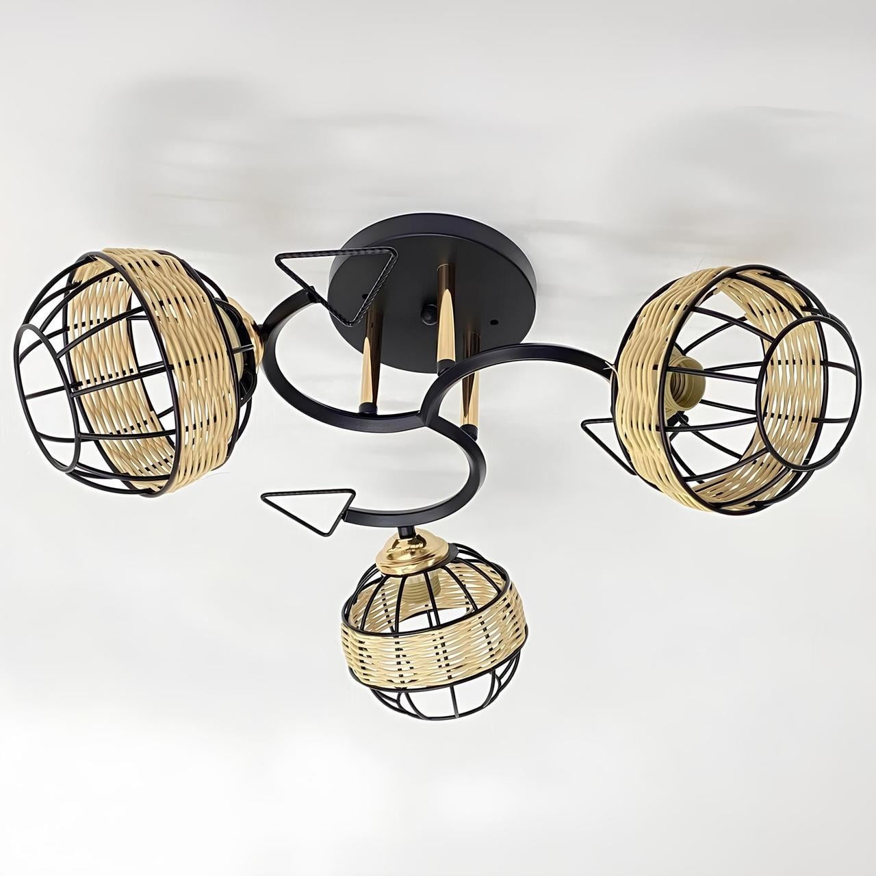 Люстра Valeso с декором из ротанга и металлическим каркасом под три лампы Е27 Черный/Золотой (91179A/3)