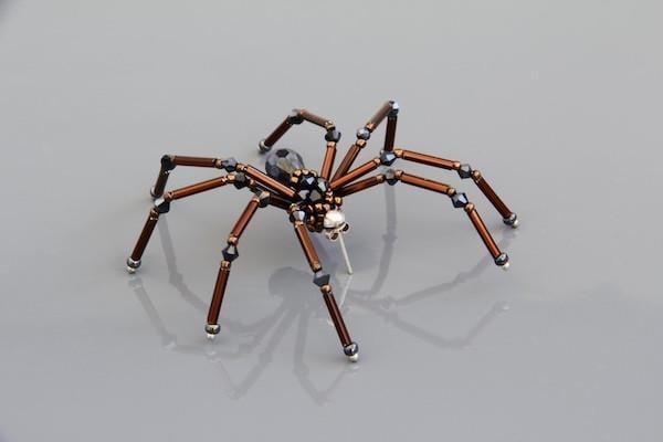 Сережка-пусет/моносережка з бісеру та намистин Павук ручна робота (ER-0137)