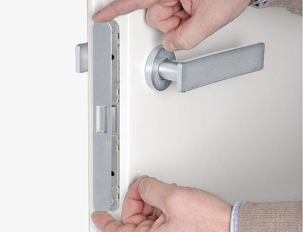 Планка торцевая декоративная AGB Revolution XT Черный (B01120.00.93) - фото 2 Планка торцевая декоративная AGB Revolution XT Черный (B01120.00.93) - фото 2