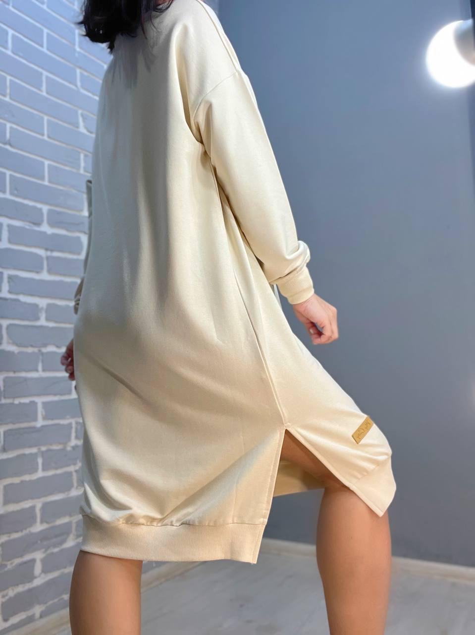 Платье женское MY CITY 8211 спортивное средняя длина разрезы снизу резинка двунитка OS Молочный (1882) - фото 2