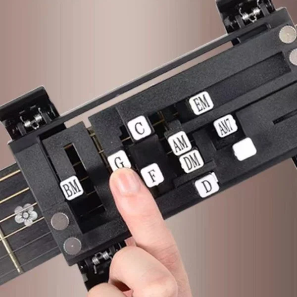 Вивчення акордів на гітарі тренажер допомагає фіксувати пальці в потрібній позиції (C01398) - фото 3