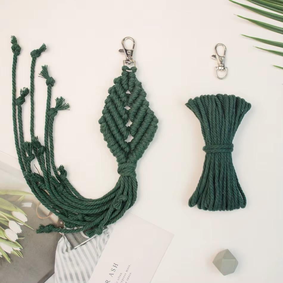 Набор макраме для рукоделия и ручного вязания брелока Ромб для ключей сумки и аксессуаров Темно-зеленый