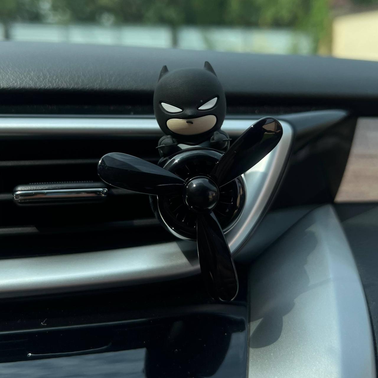 Ароматизатор в авто решетку Pilot Batman Jet - фото 4 Ароматизатор в авто решетку Pilot Batman Jet - фото 4