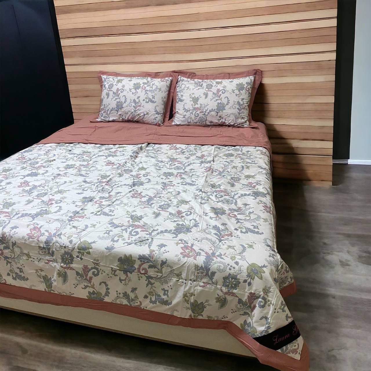 Комплект постельного белья из микросатина Laura с летним одеялом евро с узором Оранжевый Комплект постельного белья из микросатина Laura с летним одеялом евро с узором Оранжевый