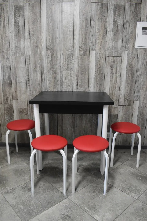 Кухонний комплект Оскар стіл розкладний/табурети 4 шт. Стандарт 60х80/80х120х75 см Чорний (28375149)