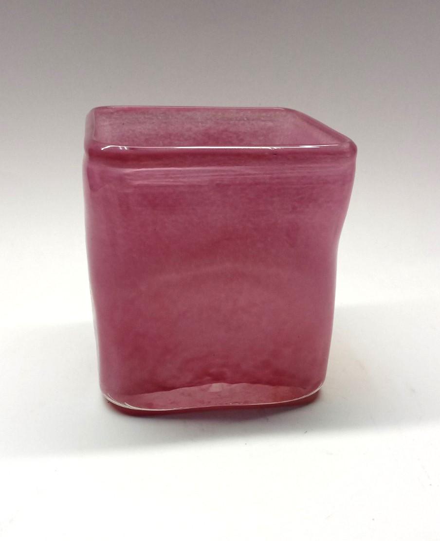 Ваза стеклянная Гутняр 12х12х12 см Розовый - фото 2 Ваза стеклянная Гутняр 12х12х12 см Розовый - фото 2