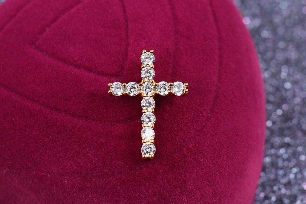Крестик Xuping Jewelry из крупных фианитов 2,2 см Золотистый