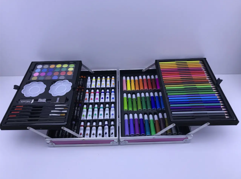 Художественный набор для рисования Единорог в алюминиевом чемоданчике 145 пр. Розовый (145pinkedinorog)