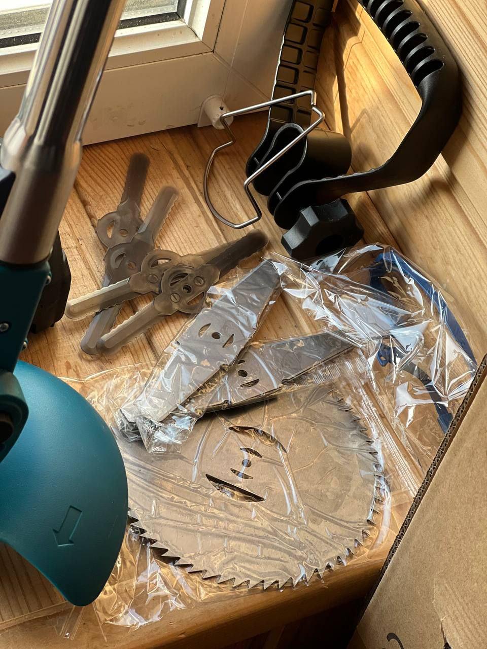 Тример садовий з двома акумуляторами та набором насадок (2674032293) - фото 5