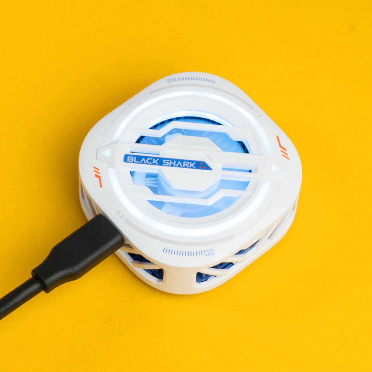 Кулер для телефона/планшета Black Shark MagCooler 3 Pro RGB магнитный White (1949353671) - фото 4 Кулер для телефона/планшета Black Shark MagCooler 3 Pro RGB магнитный White (1949353671) - фото 4