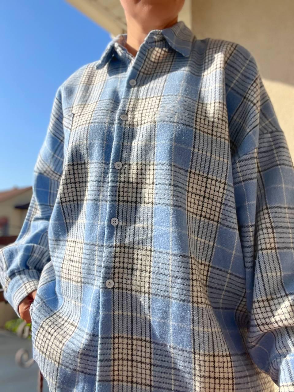 Рубашка женская Baoyu 221 клетчатая оверсайз в клетку теплый байковый карман OS Голубой (2766) - фото 1 Рубашка женская Baoyu 221 клетчатая оверсайз в клетку теплый байковый карман OS Голубой (2766) - фото 1
