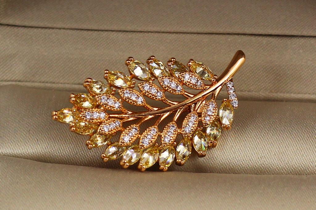Брошь Xuping Jewelry Осиновый листок Золотистый
