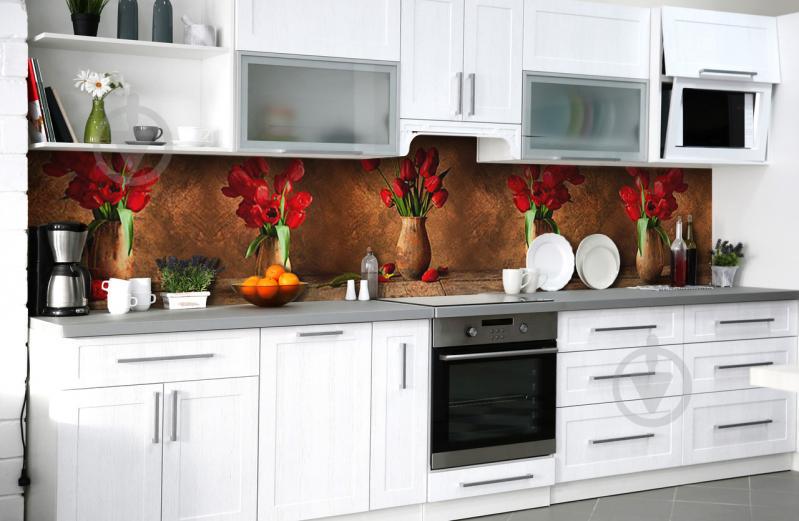 Скинали на кухню Zatarga «Букеты красных тюльпанов» 600х2500 мм виниловая 3Д наклейка кухонный фартук