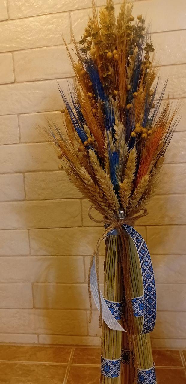 Дидух рождественский из колосья пшеницы/льна и овса на трех ножках 60-65 см с лентой вышиванкой Синий (2813776602) - фото 4 Дидух рождественский из колосья пшеницы/льна и овса на трех ножках 60-65 см с лентой вышиванкой Синий (2813776602) - фото 4