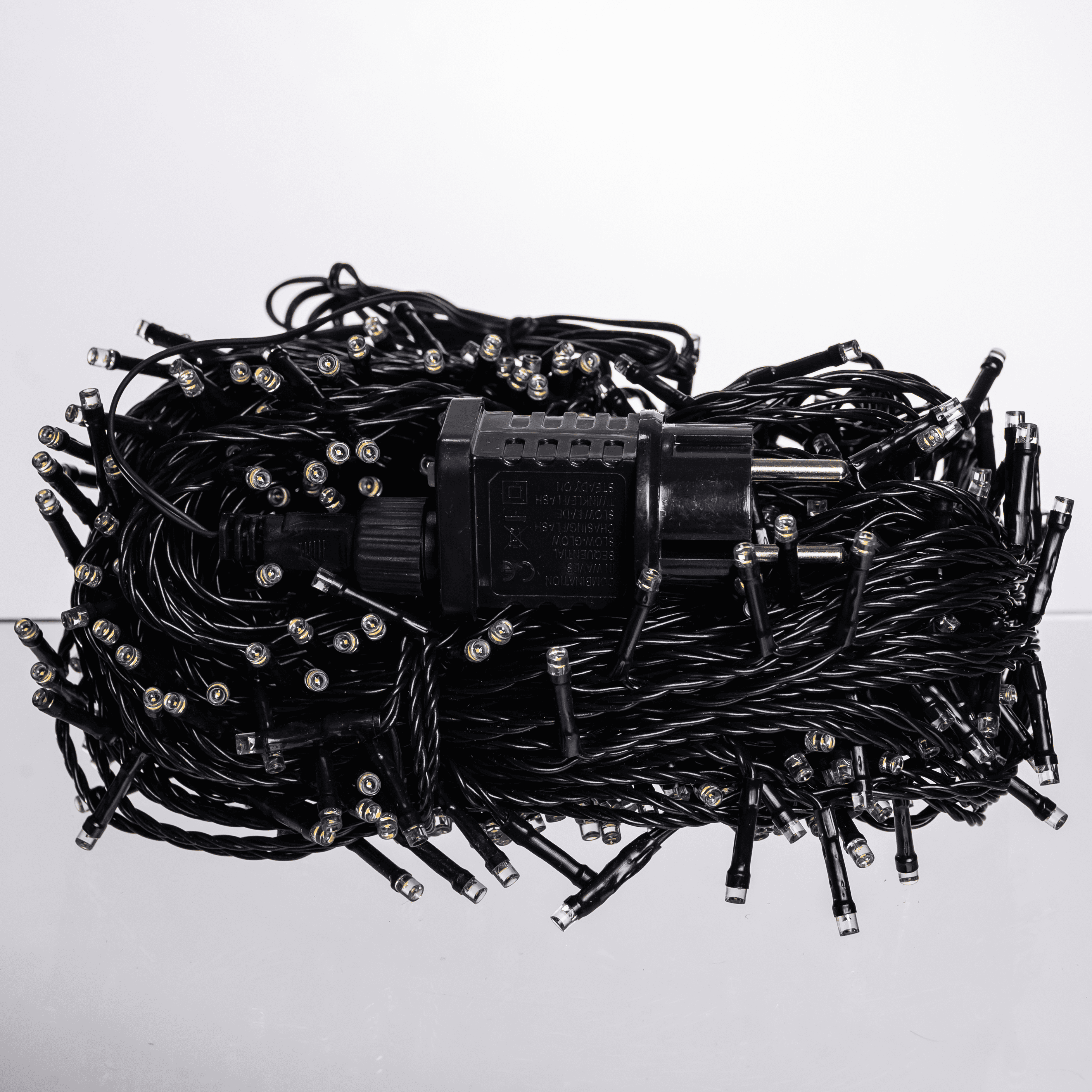 Гірлянда мережева новорічна нитка вулична Різдвяна фея 50 м 500 LED діодів IP 65 чорний дріт Жовте світло (CF500L50MBY) - фото 10 Гірлянда мережева новорічна нитка вулична Різдвяна фея 50 м 500 LED діодів IP 65 чорний дріт Жовте світло (CF500L50MBY) - фото 10