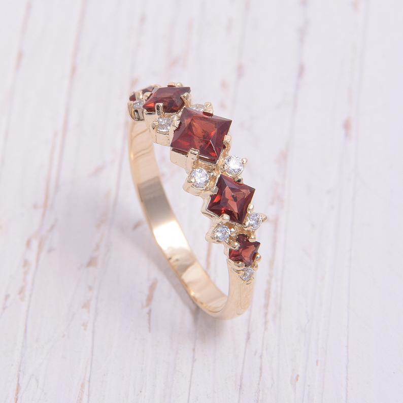 Кільце з червоного золота з гранатами (2246290426)