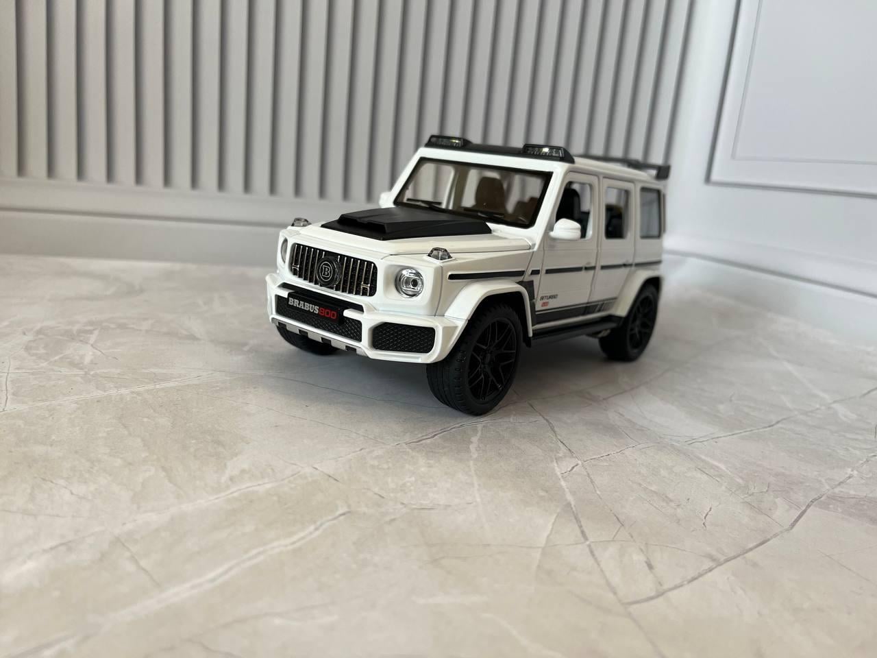 BRABUS 800 ミニカー ホワイト ᐉ Игрушечная машинка АвтоМир Mercedes-Benz Brabus G800 1:22