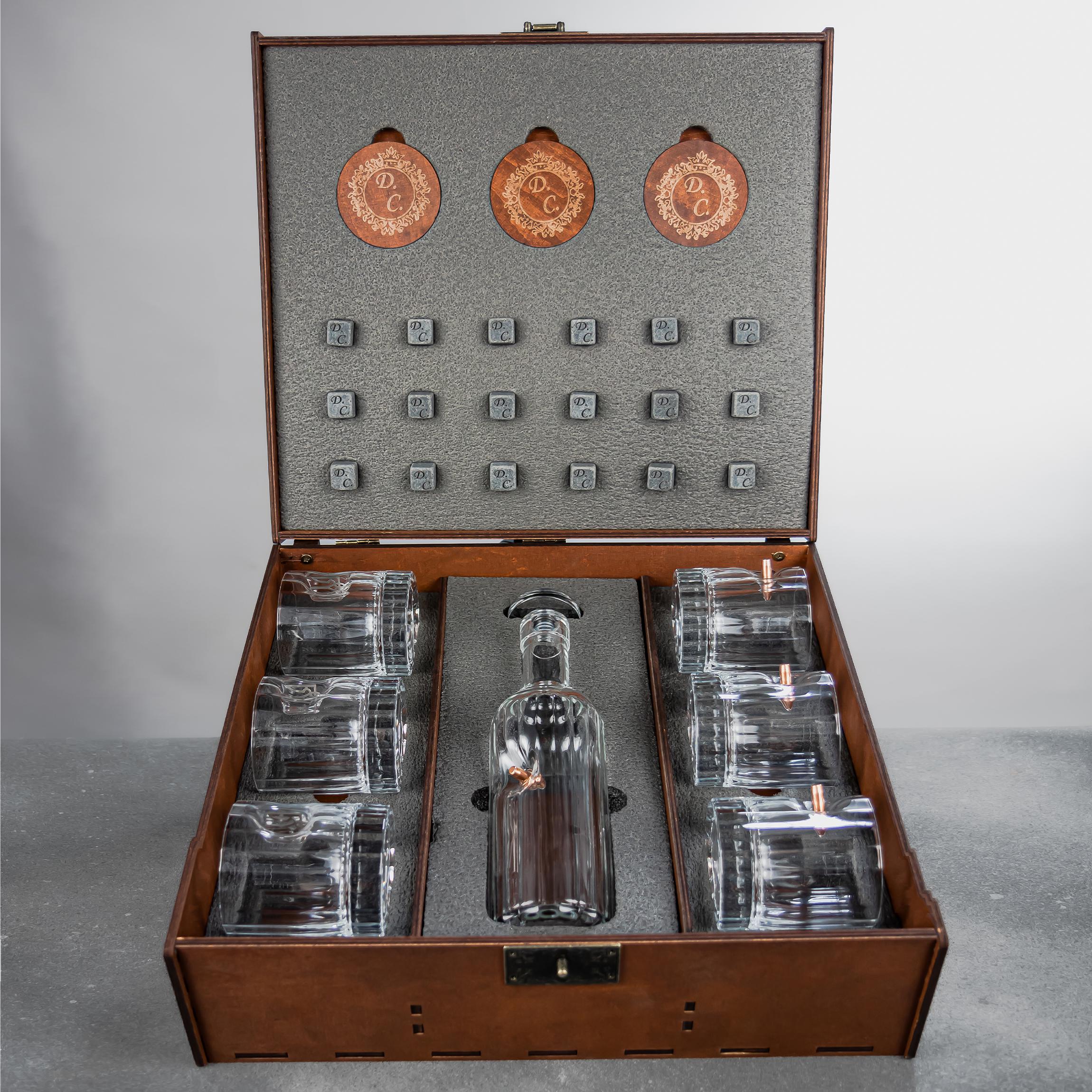 Подарочный набор Leo 7 с граненым хрустальным графином и с граненым хрустальным стаканом VSKLO с настоящим шаром и Гербом Украины