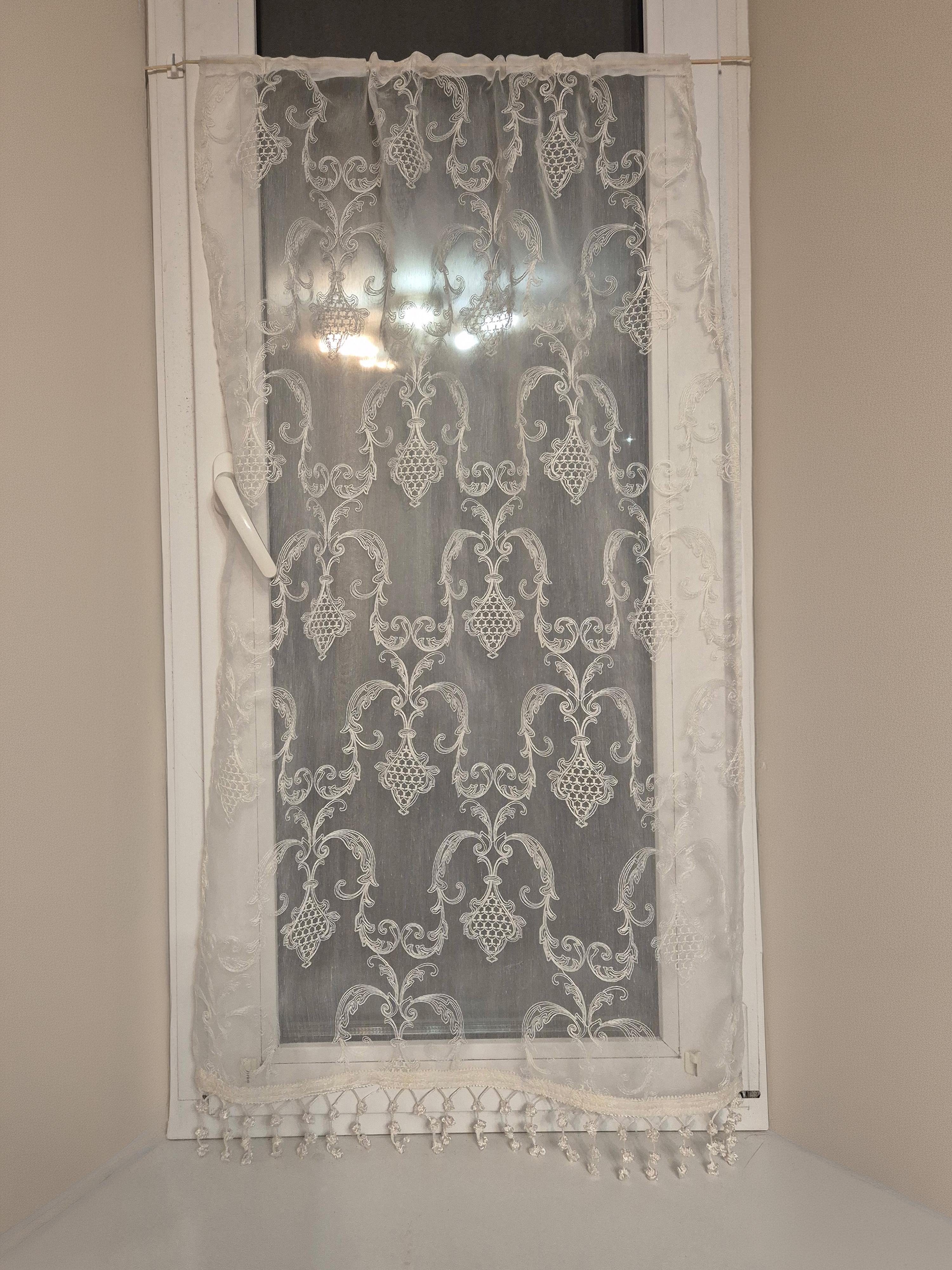 Занавеска с бахромой на оконную створку Lumelle Provence органза 65x118 см Молочный (12_9ф)