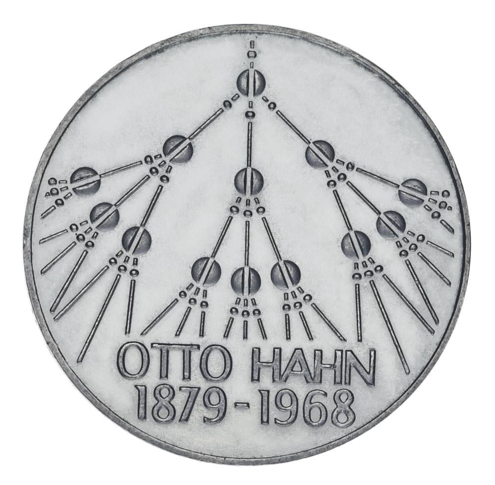 Коллекционная монета Германия 5 марок 1979 года F-VF Отто Ган (М21104) Коллекционная монета Германия 5 марок 1979 года F-VF Отто Ган (М21104)