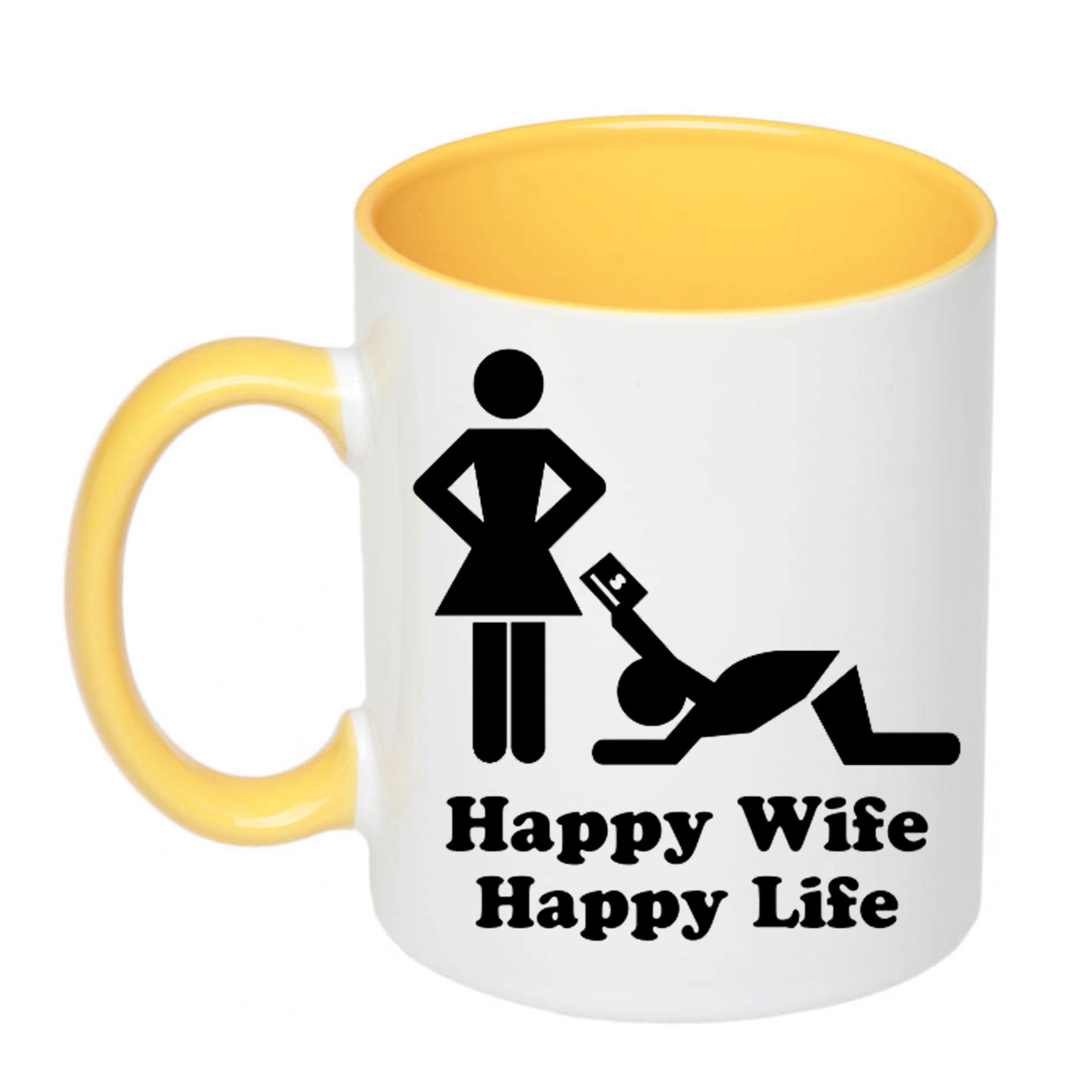 Чашка з друком Happy wife happy life 330 мл Жовтий (22723) - фото 1 Чашка з друком Happy wife happy life 330 мл Жовтий (22723) - фото 1